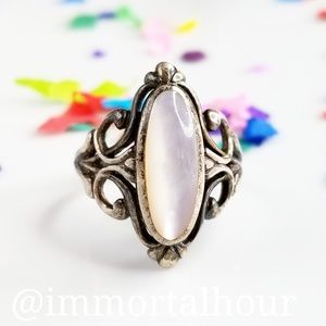 Sterling Silver 925 White Shell Vintage Ring SZ7.5